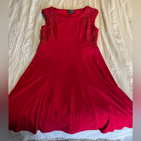 Formal dress - Picture 2 of 2